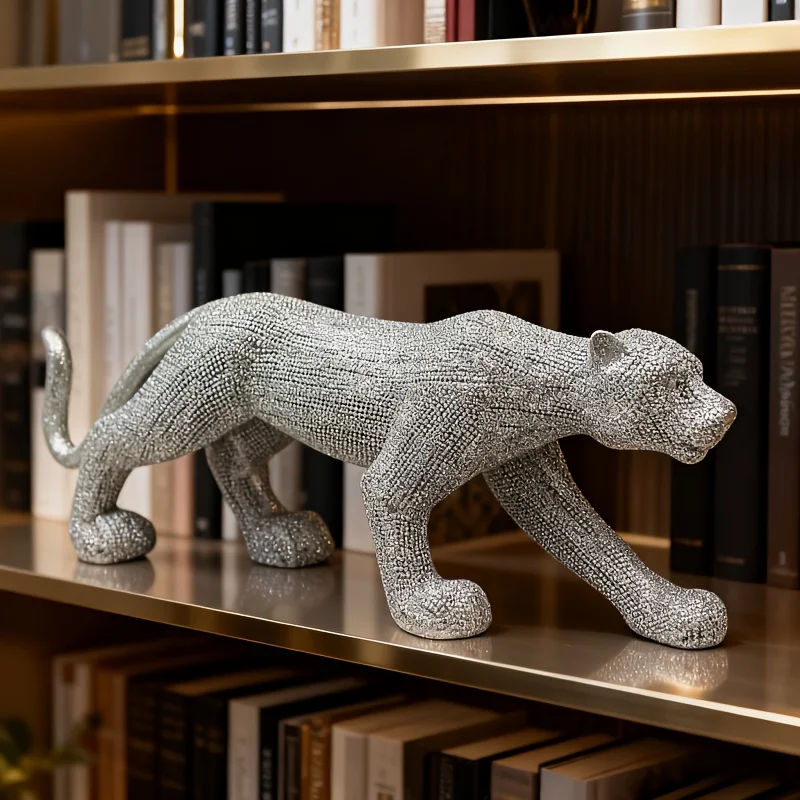 Elegante estatua de leopardo, artesanía de resina con forma de leopardo, adecuada para decoración del hogar, decoración de oficina, decoración navideña